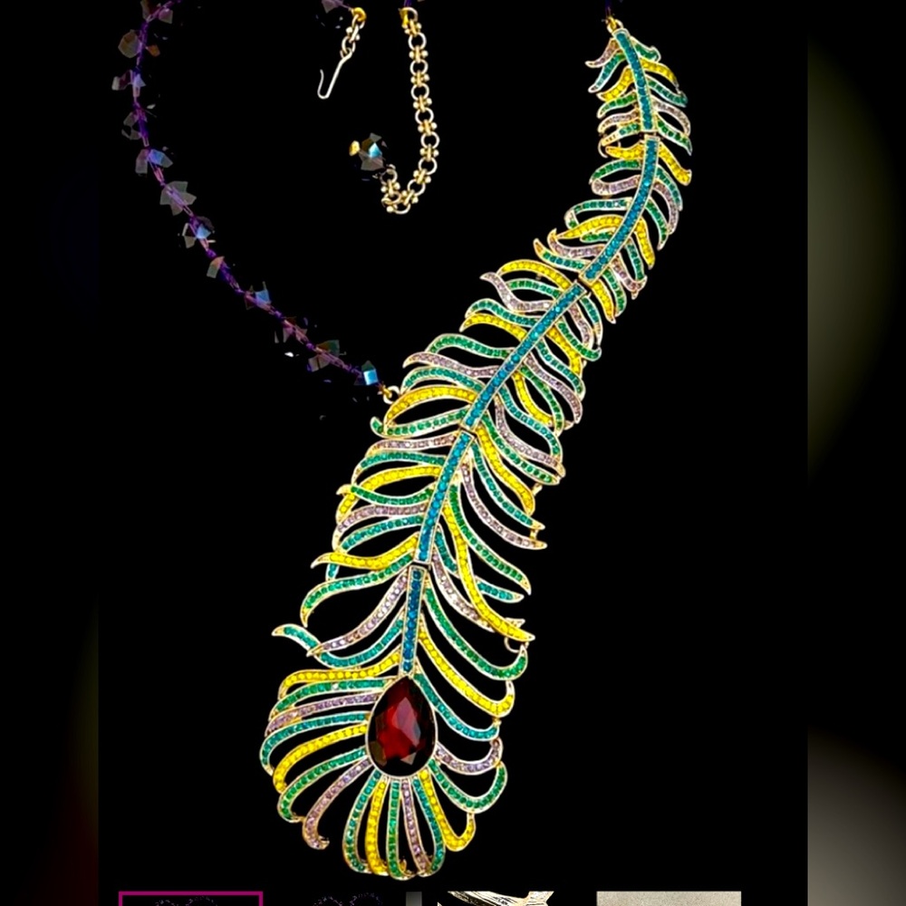 Heidi Daus “ Peacock 🦚 Fantasy “Elegant Feather Necklace